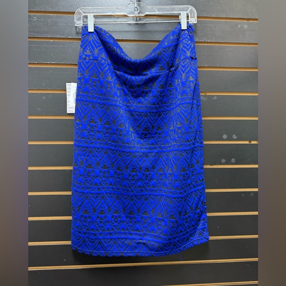 LuLaRoe Black and Blue Geometric Cassie Skirt - Picture 1 of 2